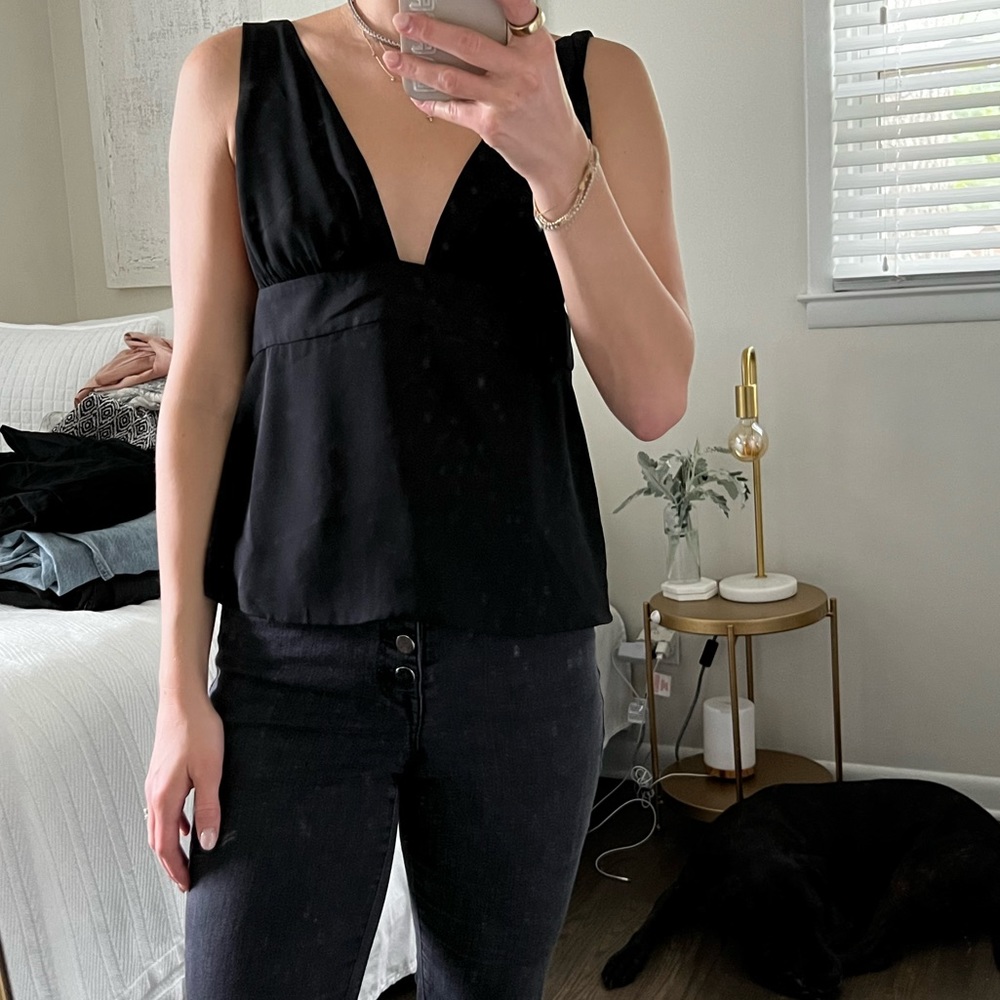 Cute Zara top with open back